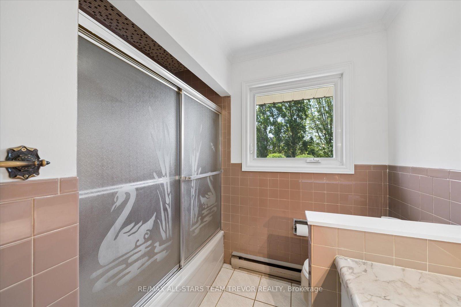Photo 22 of 18 Garrett Drive, Georgina, Sutton & Jackson's Point — HOMEH