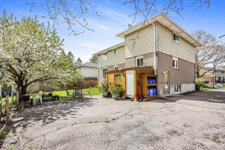 Photo 4 of Unit unit 2 ( Middle ), 515 Stone Street, Oshawa, Lakeview — HOMEH