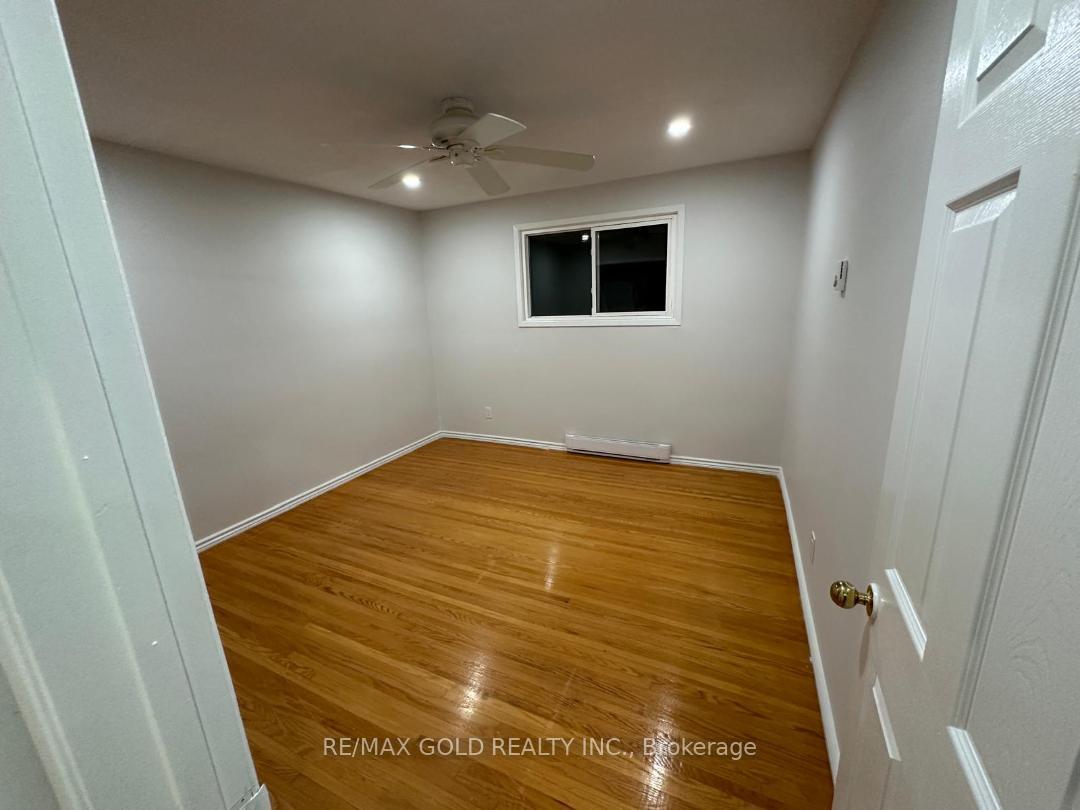 Photo 37 of Unit unit 2 ( Middle ), 515 Stone Street, Oshawa, Lakeview — HOMEH