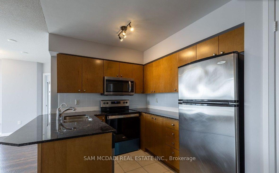 Photo 5 of Unit 804, 220 Forum Drive, Mississauga, Hurontario — HOMEH