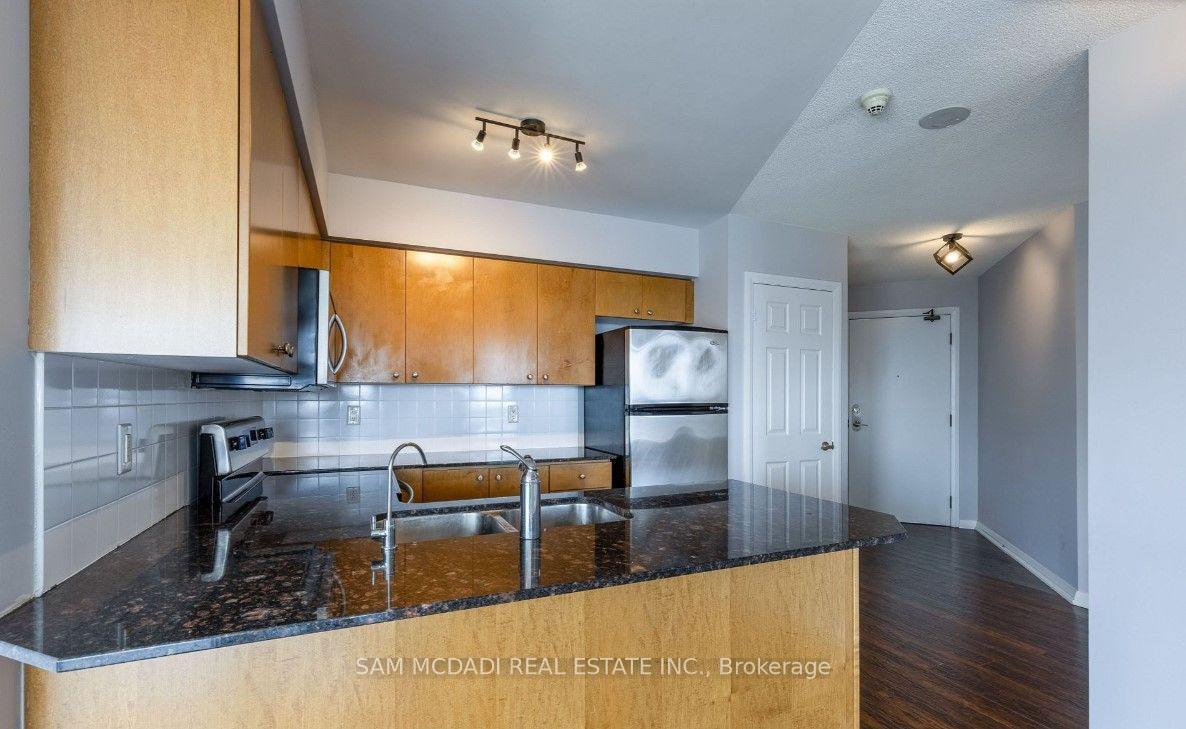 Photo 6 of Unit 804, 220 Forum Drive, Mississauga, Hurontario — HOMEH