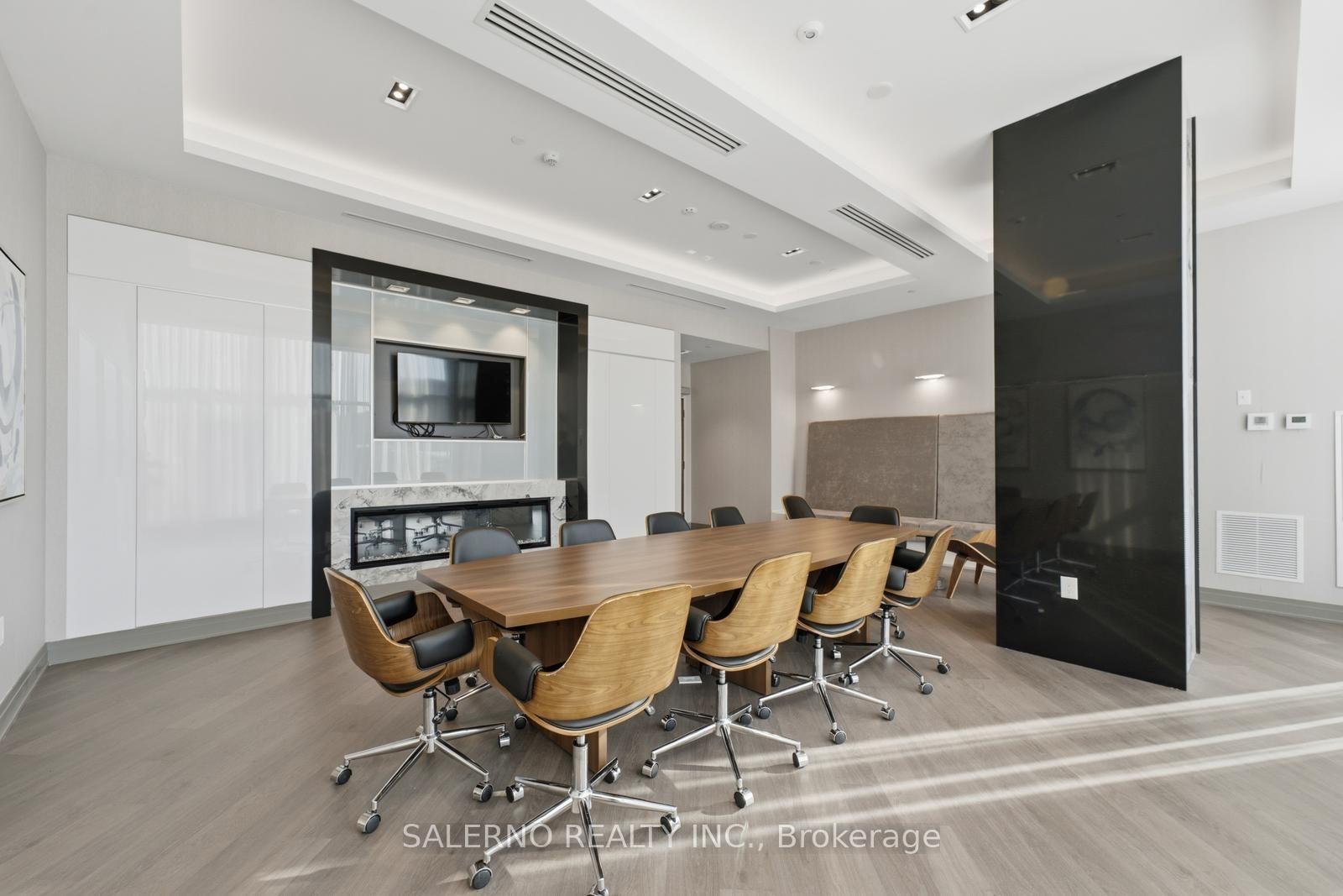 Photo 7 of Unit 219, 100 Eagle Rock Way, Vaughan, Rural Vaughan — HOMEH