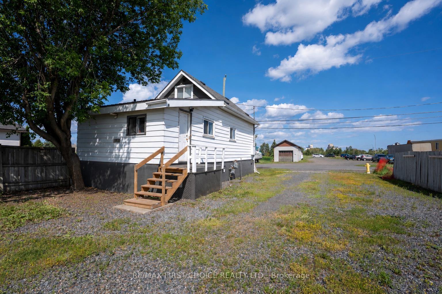 Photo 3 of 620 High Street S, Thunder Bay, Court / Cumberland — HOMEH