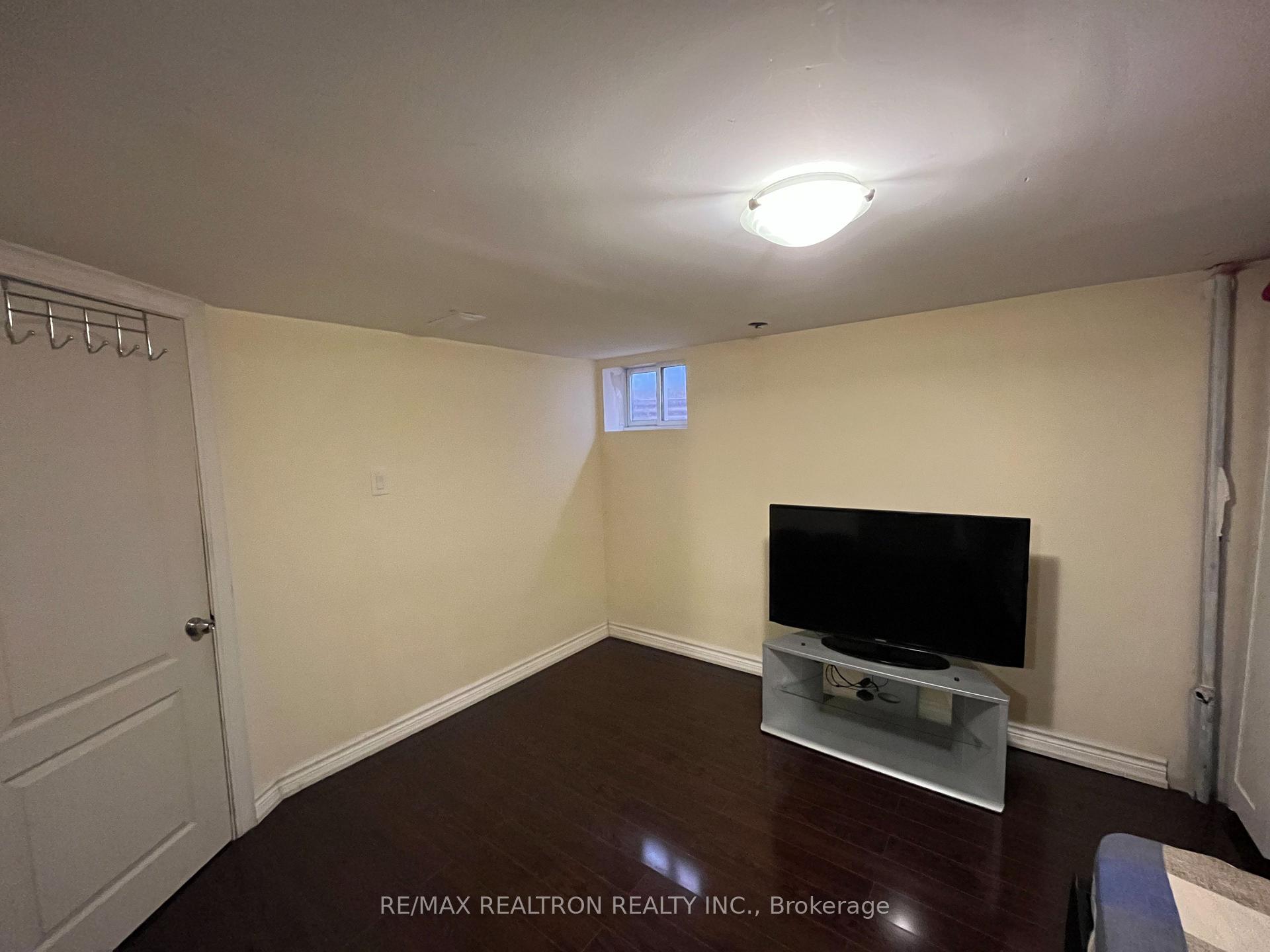 Photo 6 of Unit Bsmnt, 564 McCowan Road, Scarborough, Bendale — HOMEH