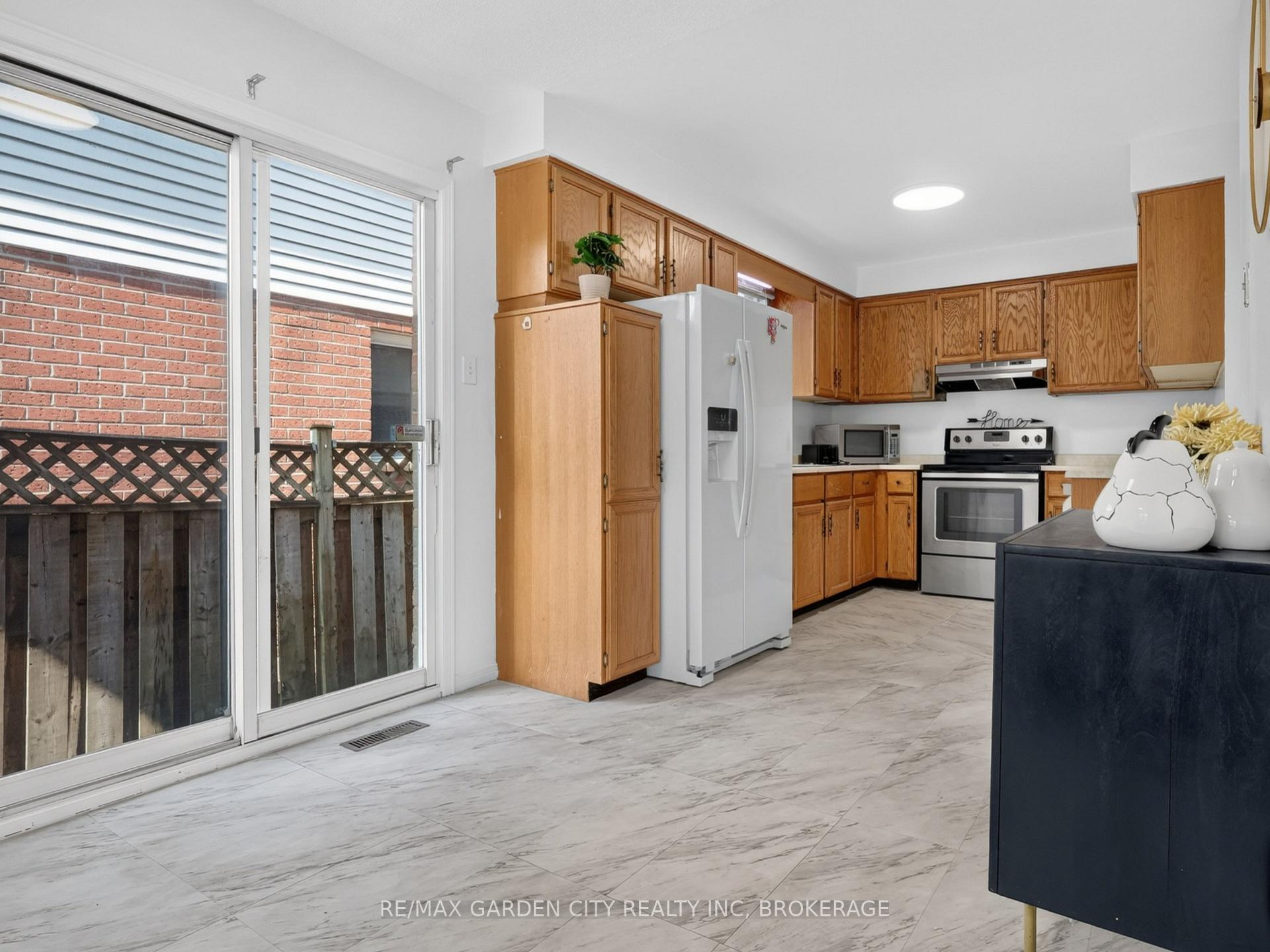 Photo 15 of 39 Buchanan Crescent, Thorold, Confederation Heights — HOMEH