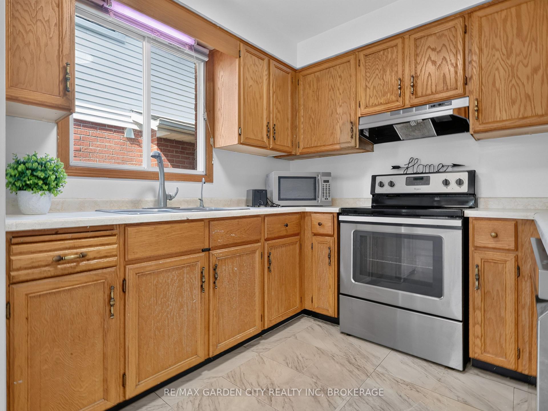 Photo 18 of 39 Buchanan Crescent, Thorold, Confederation Heights — HOMEH