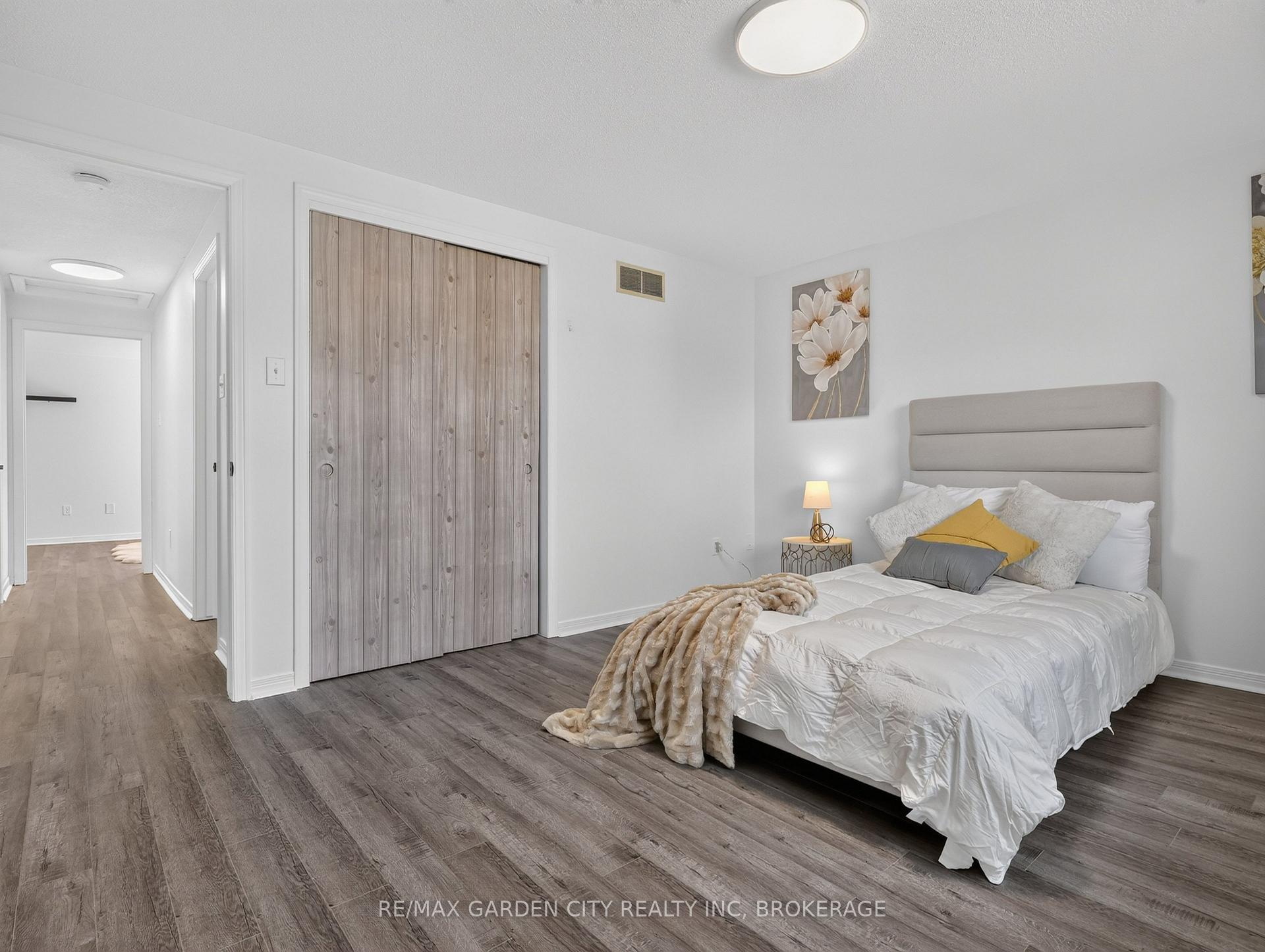 Photo 35 of 39 Buchanan Crescent, Thorold, Confederation Heights — HOMEH
