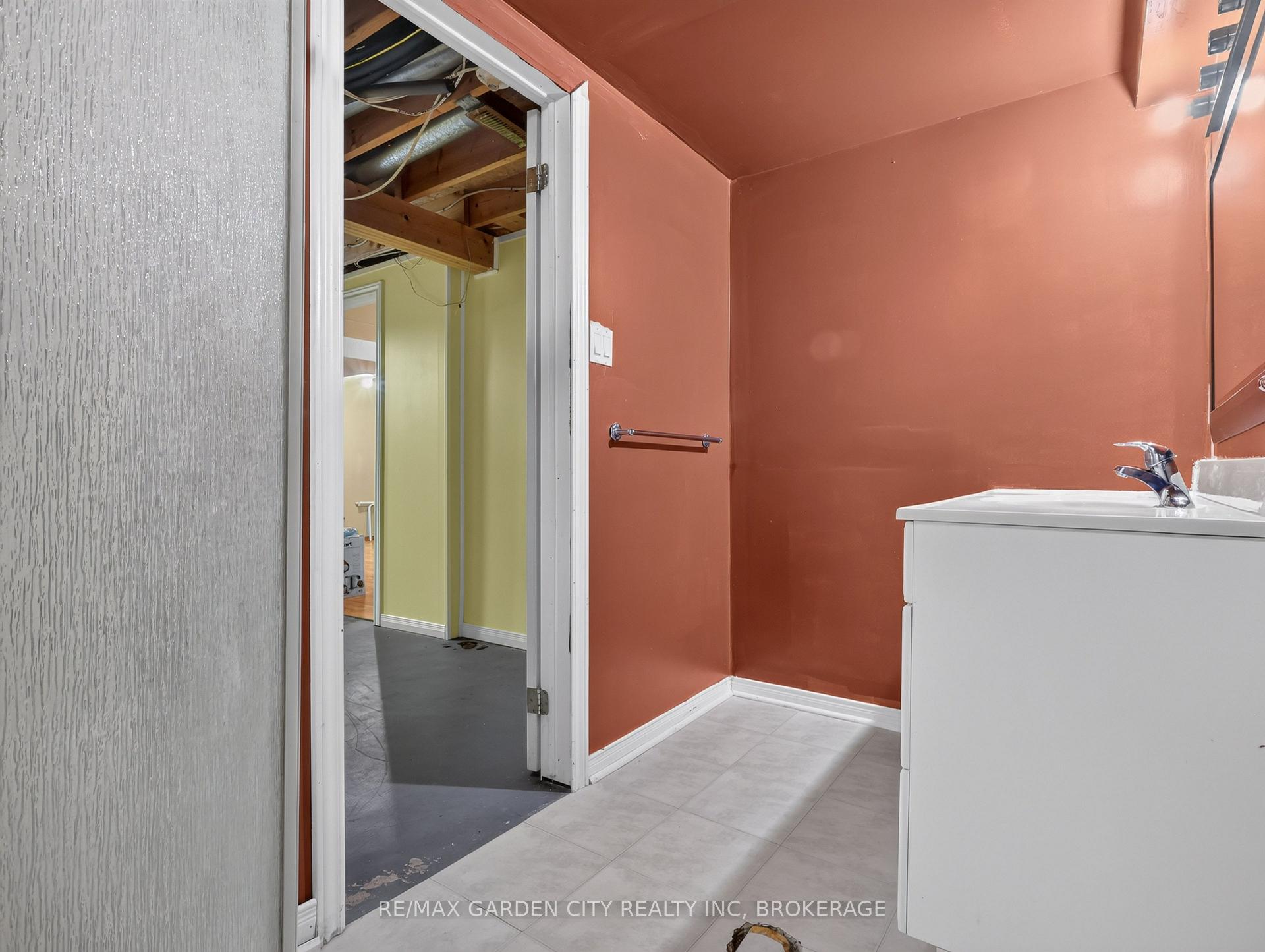 Photo 43 of 39 Buchanan Crescent, Thorold, Confederation Heights — HOMEH