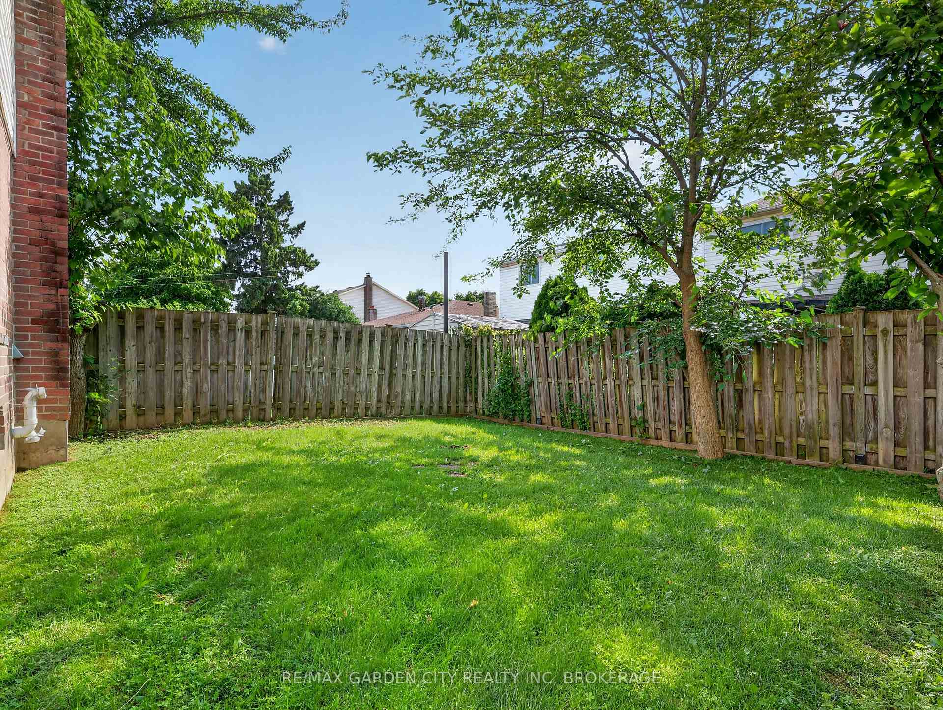 Photo 44 of 39 Buchanan Crescent, Thorold, Confederation Heights — HOMEH
