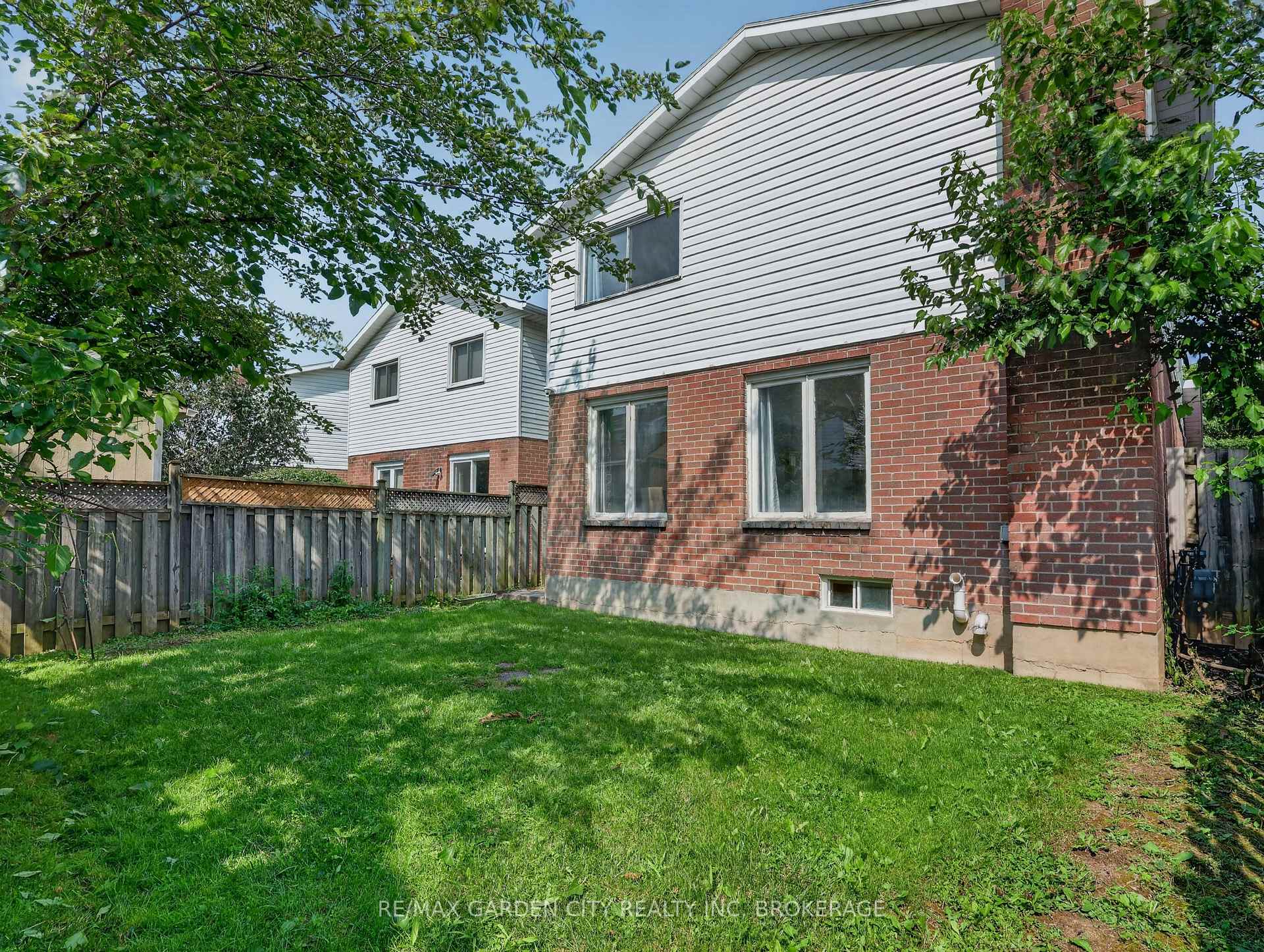 Photo 46 of 39 Buchanan Crescent, Thorold, Confederation Heights — HOMEH