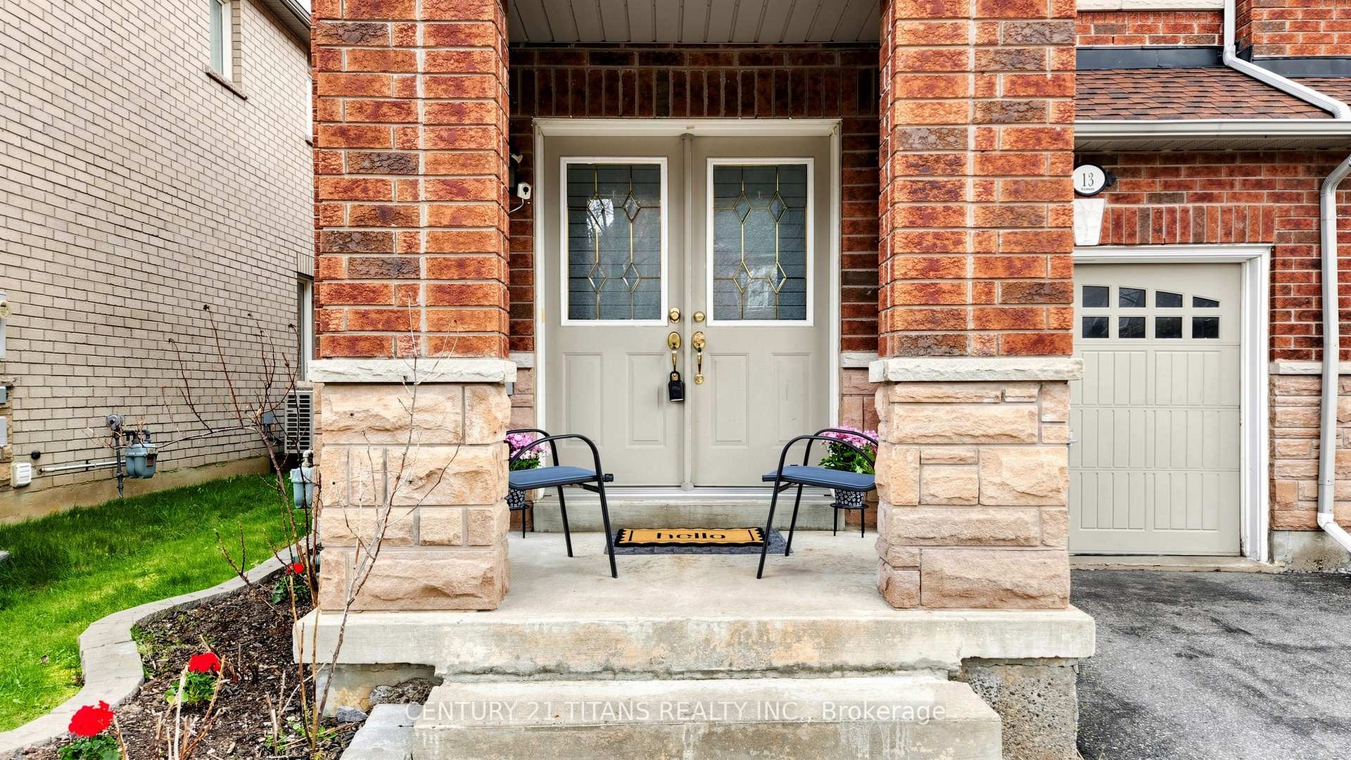 Photo 2 of 13 Pamgrey Road, Markham, Greensborough — HOMEH