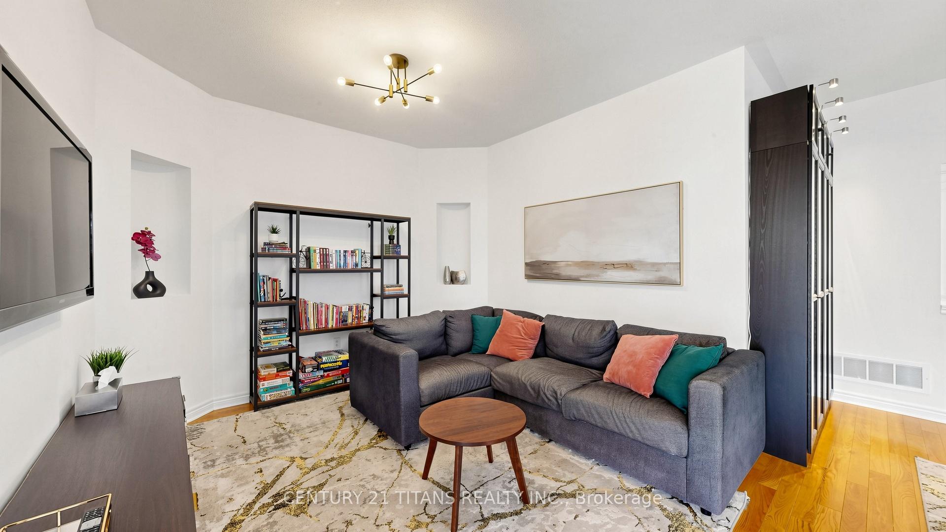 Photo 11 of 13 Pamgrey Road, Markham, Greensborough — HOMEH