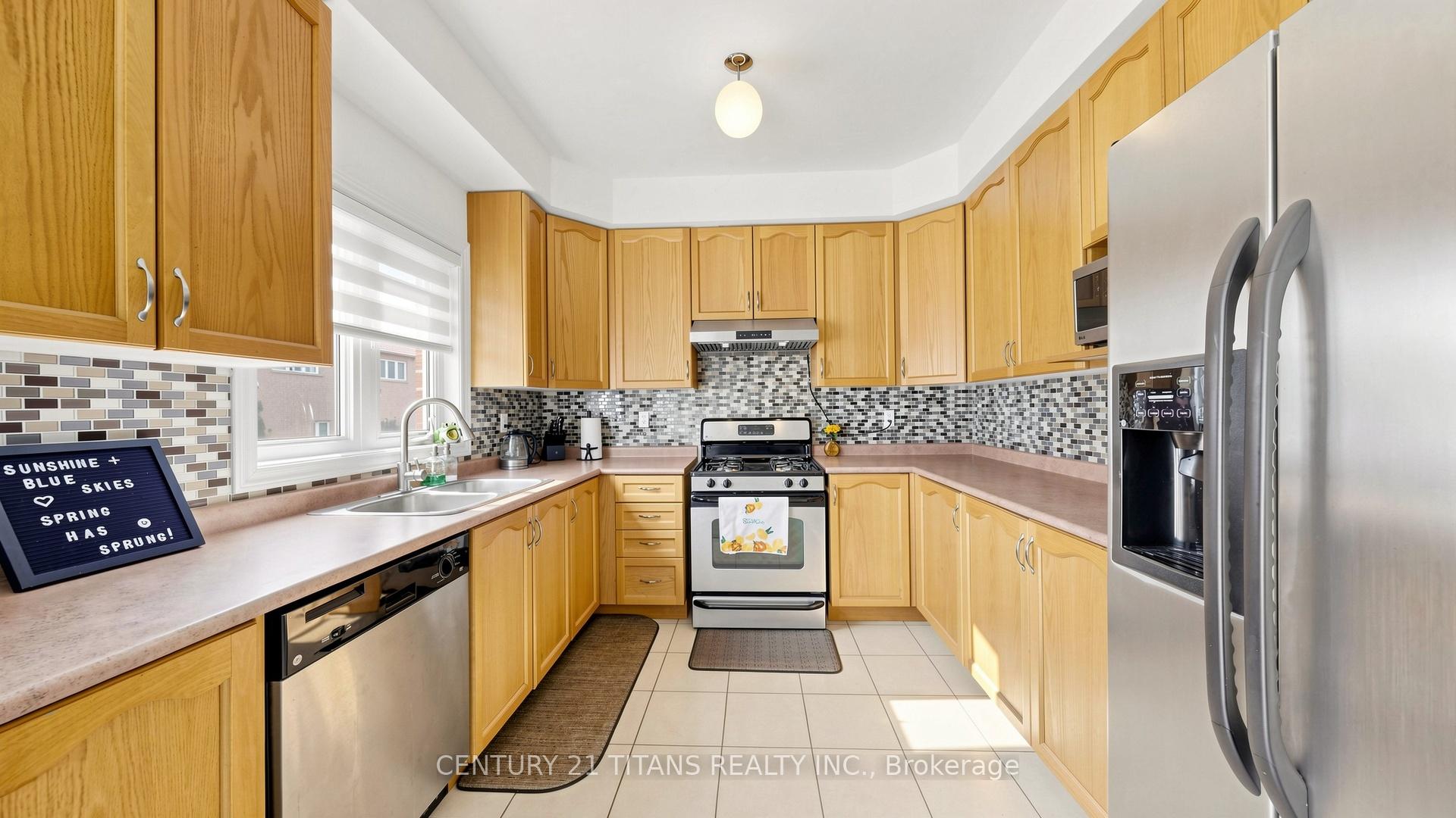 Photo 12 of 13 Pamgrey Road, Markham, Greensborough — HOMEH