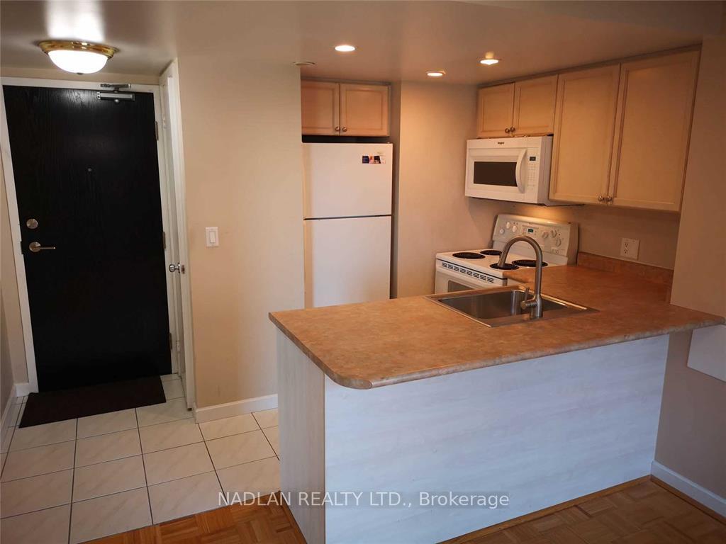 Photo 6 of Unit 1603, 8 Park Road, Toronto, Rosedale-Moore Park — HOMEH