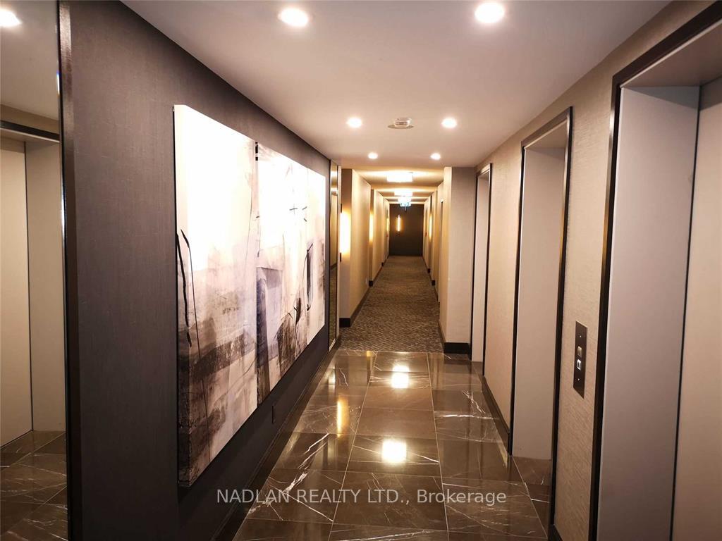 Photo 9 of Unit 1603, 8 Park Road, Toronto, Rosedale-Moore Park — HOMEH