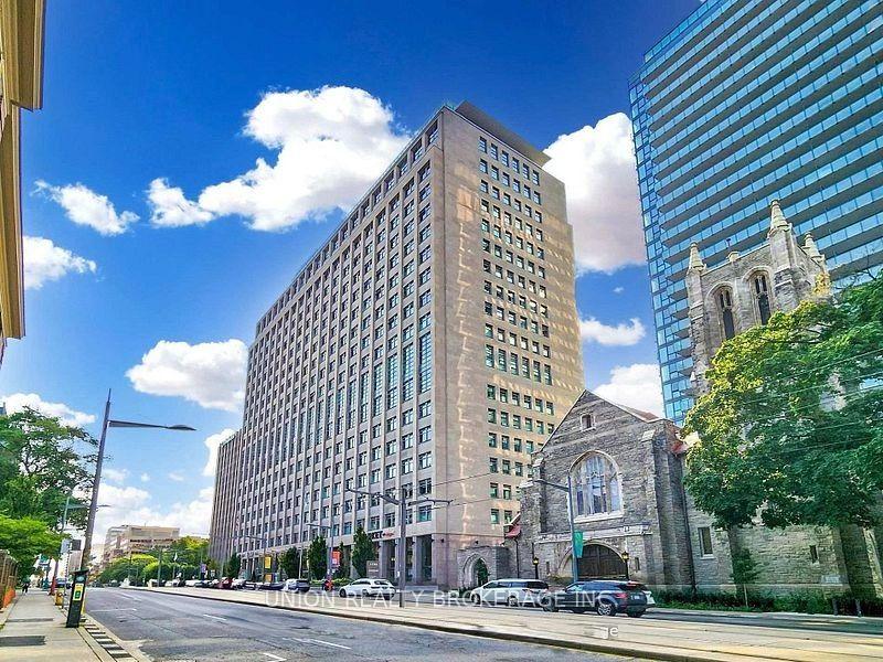 Front of Unit 1527, 111 St. Clair Avenue W