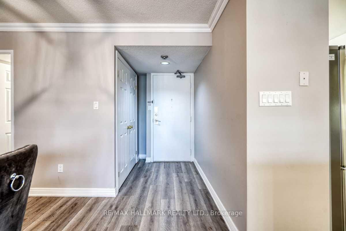 Photo 4 of Unit 801, 20 Baif Boulevard, Richmond Hill, North Richvale — HOMEH