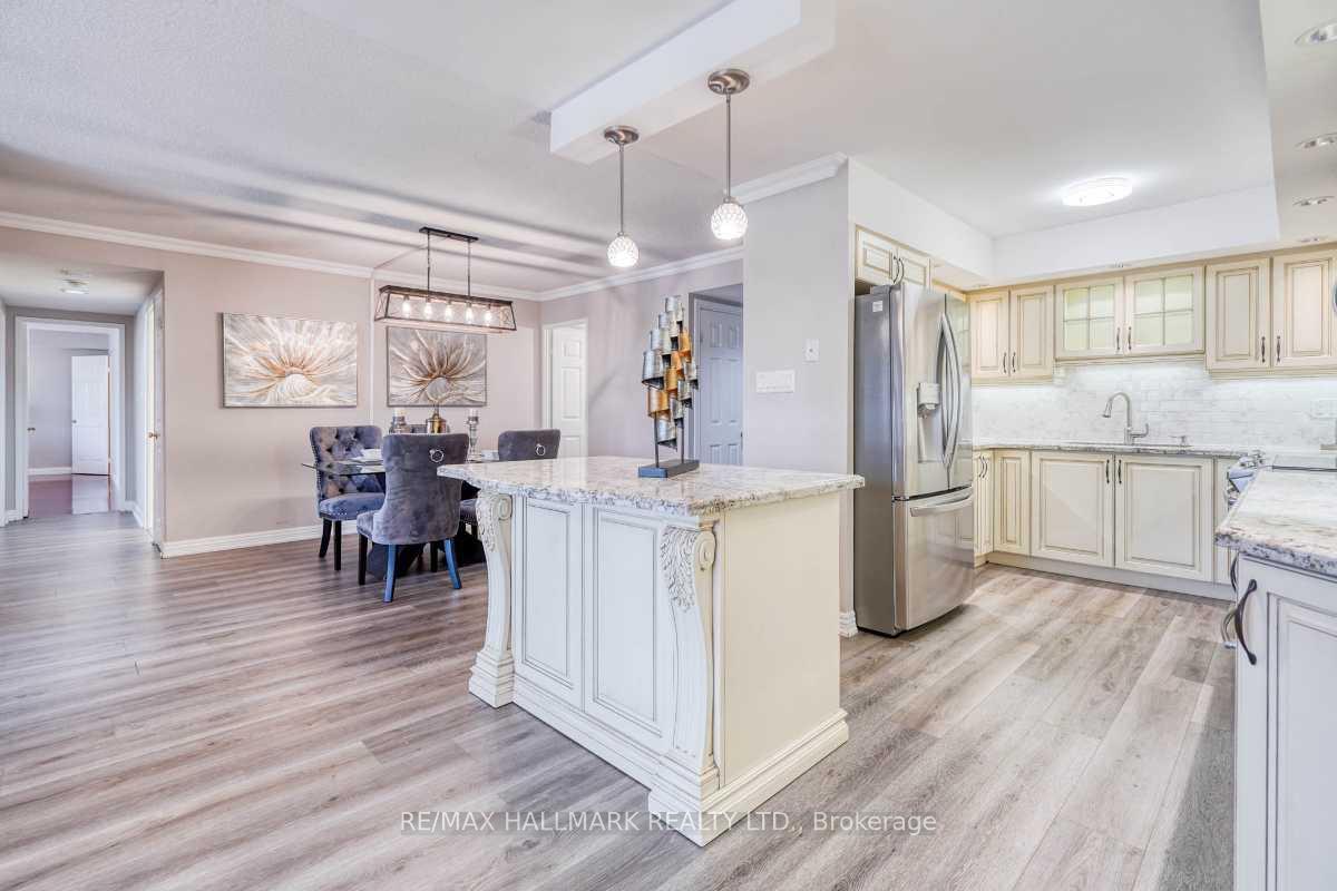 Photo 15 of Unit 801, 20 Baif Boulevard, Richmond Hill, North Richvale — HOMEH