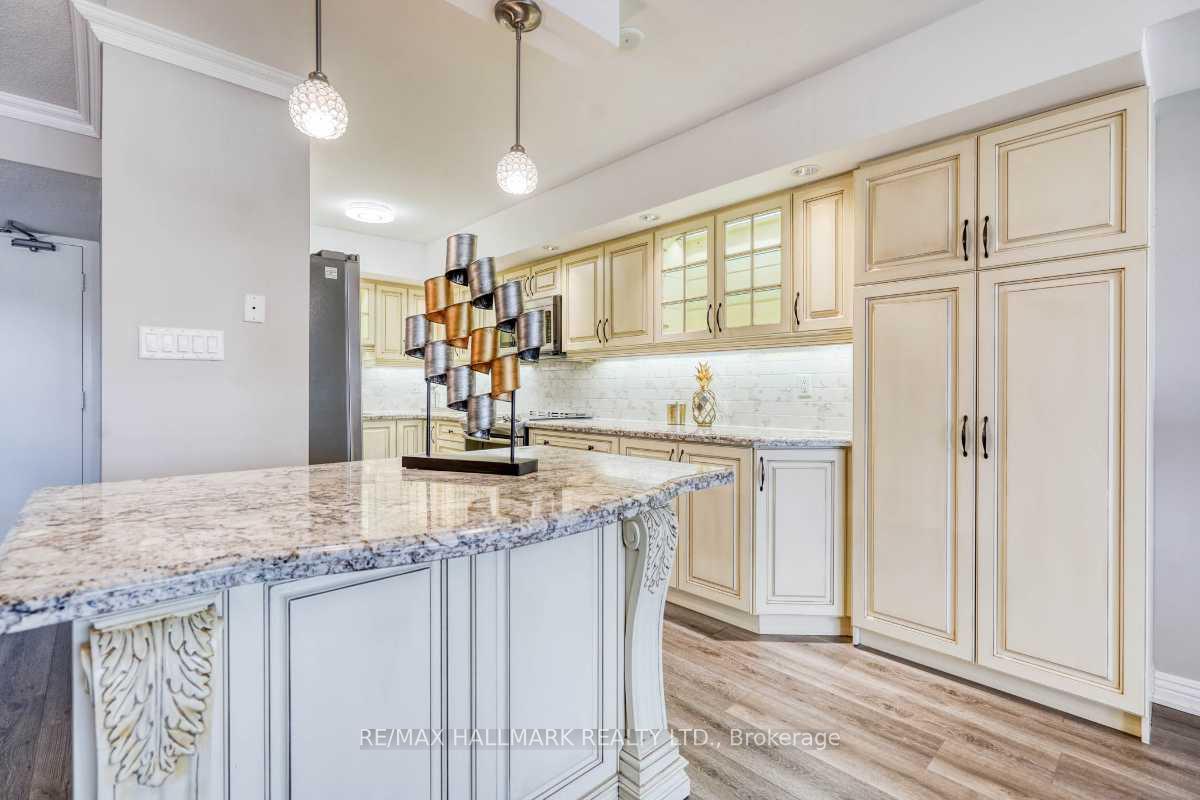 Photo 16 of Unit 801, 20 Baif Boulevard, Richmond Hill, North Richvale — HOMEH