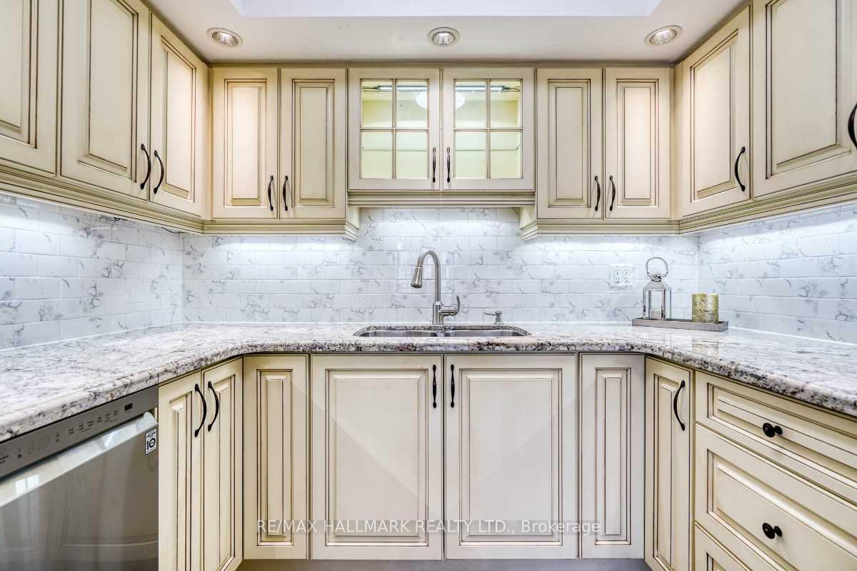 Photo 18 of Unit 801, 20 Baif Boulevard, Richmond Hill, North Richvale — HOMEH