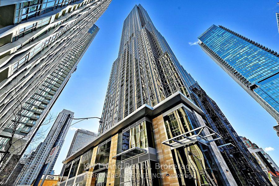 Front of Unit 2106, 11 Yorkville Avenue