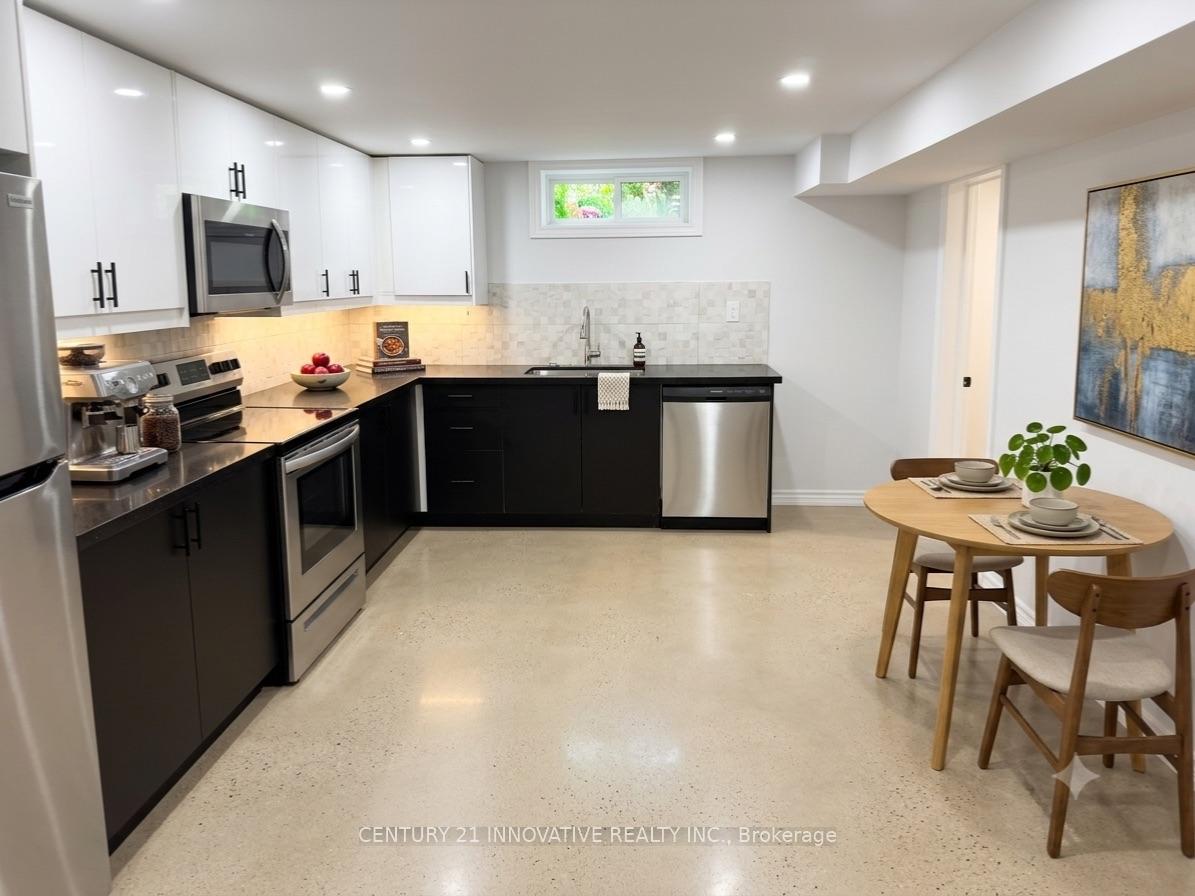 Photo 3 of Unit A, 541 Chamberlain Road, Burlington, Shoreacres — HOMEH