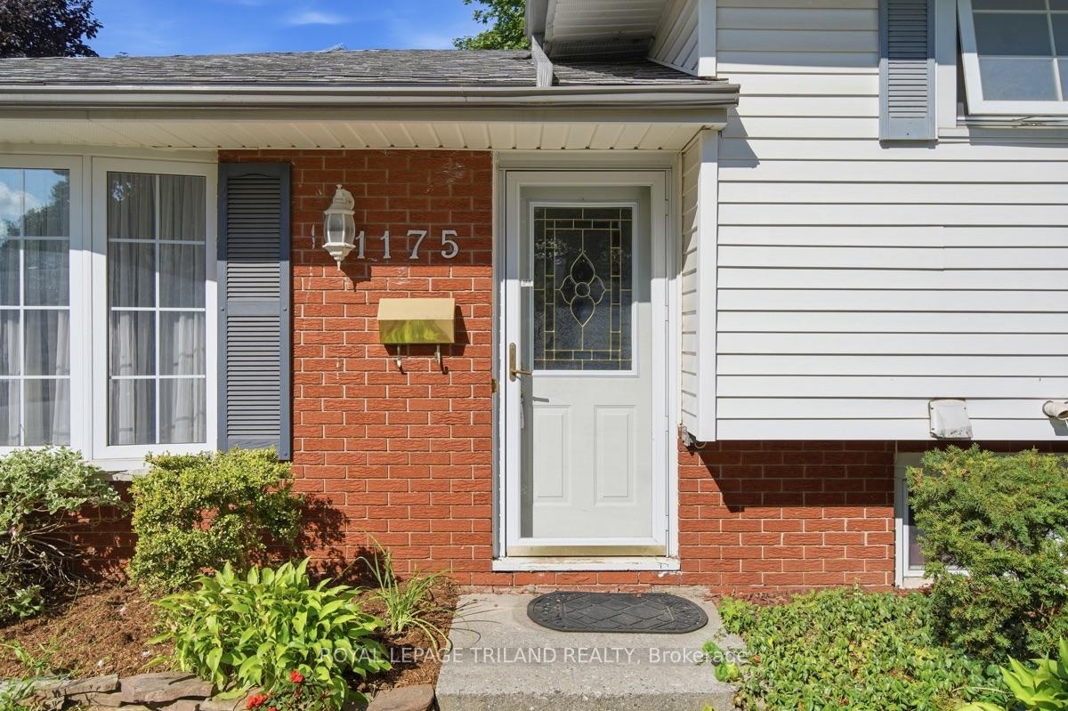 Photo 4 of 1175 Lancaster Street, London, East D — HOMEH