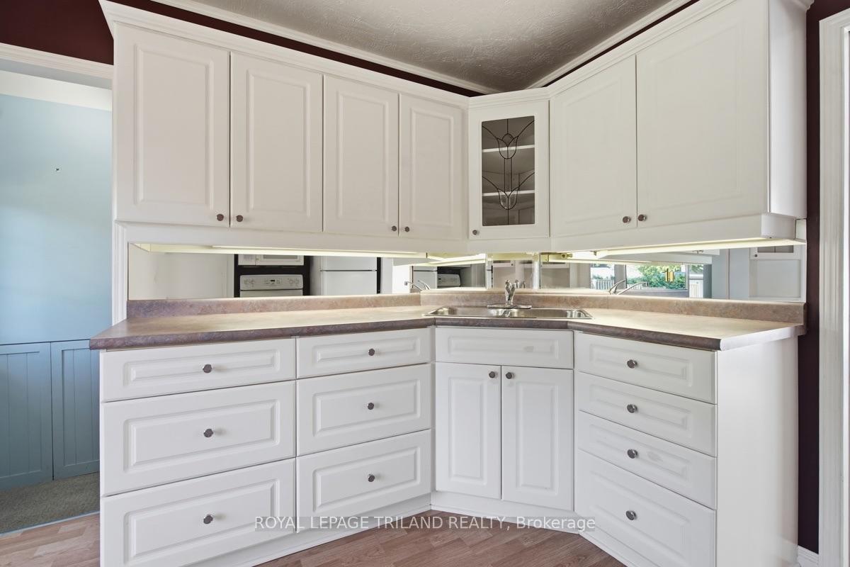 Photo 10 of 1175 Lancaster Street, London, East D — HOMEH