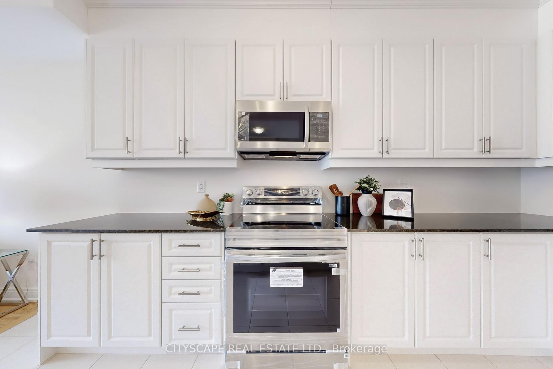 Photo 11 of 6 Marvin Avenue, Oakville, Northwest — HOMEH