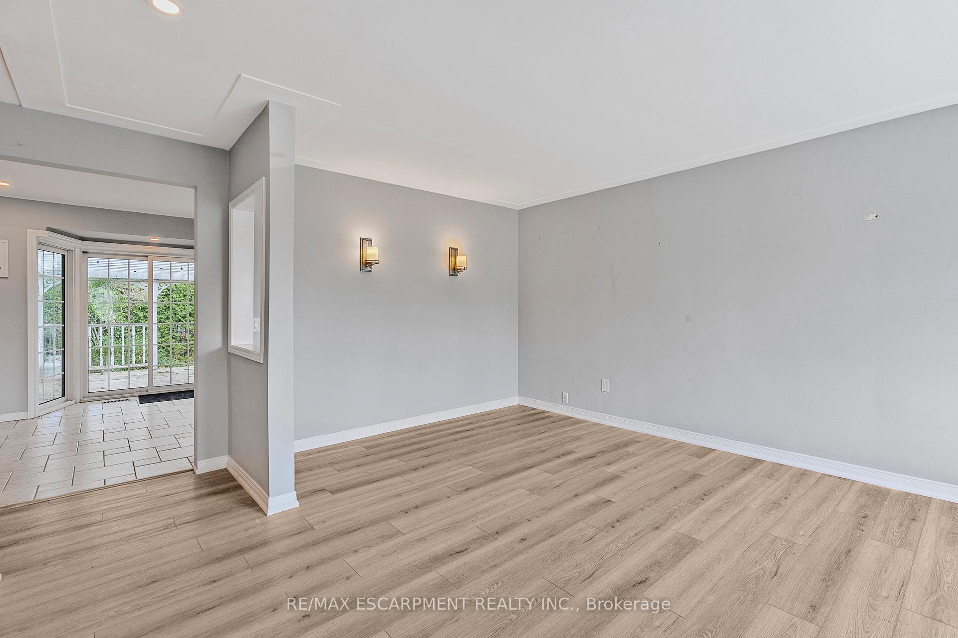 Photo 6 of Unit Main, 71 Organ Crescent, Hamilton, Huntington — HOMEH