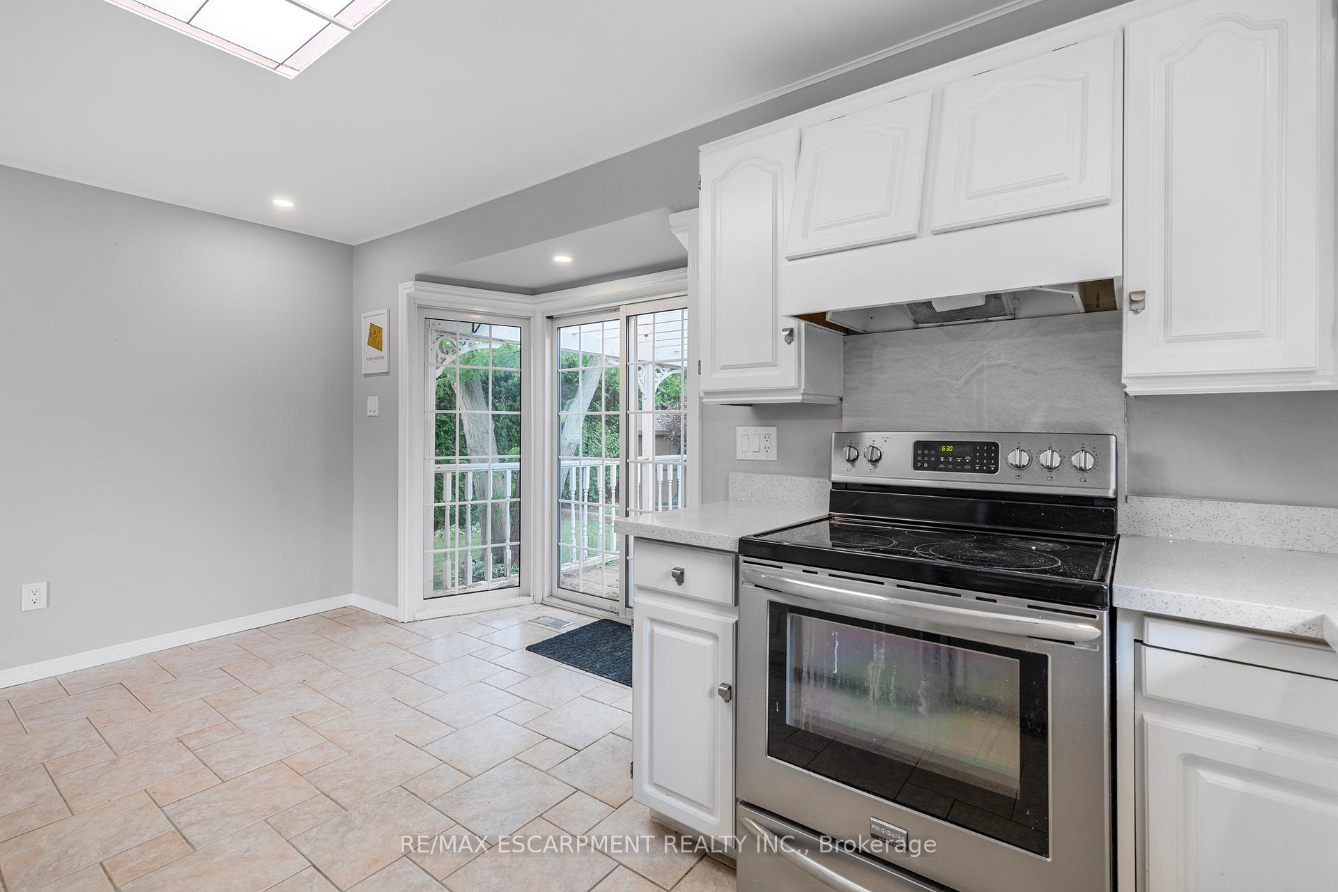Photo 11 of Unit Main, 71 Organ Crescent, Hamilton, Huntington — HOMEH