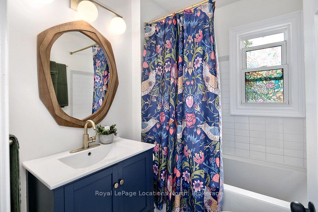 Photo 11 of 457 Maple Street, Collingwood — HOMEH