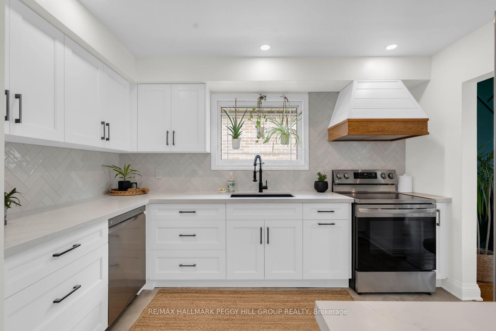 Photo 2 of 184 Woodland Drive, Midland — HOMEH