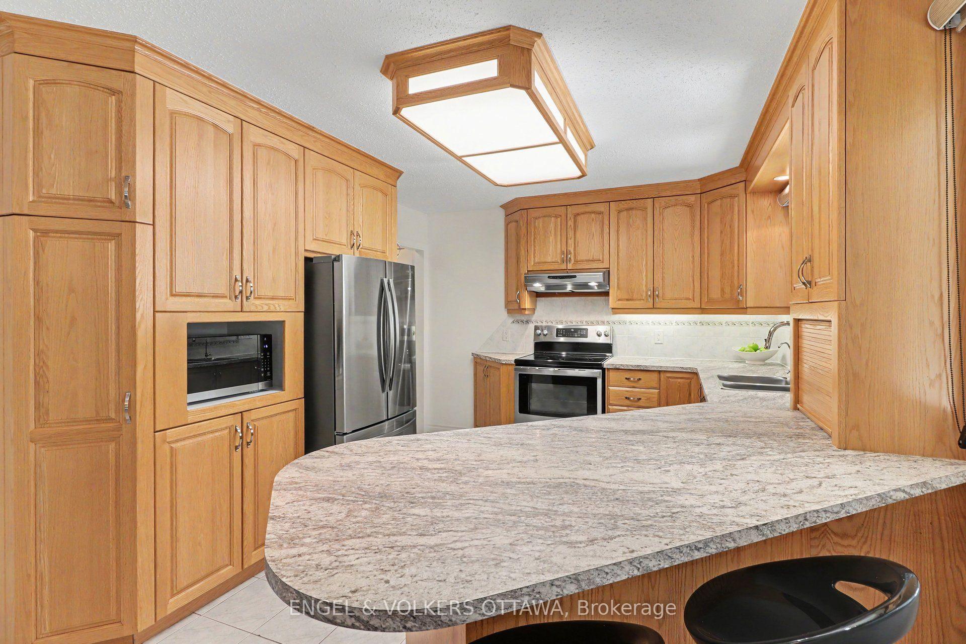 Photo 7 of 1331 Alloway Crescent, Ottawa, Carson Meadows — HOMEH