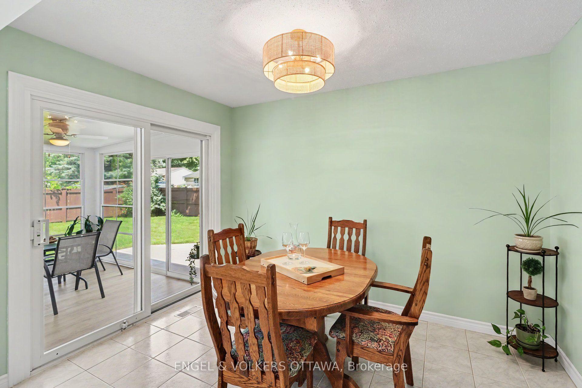Photo 11 of 1331 Alloway Crescent, Ottawa, Carson Meadows — HOMEH