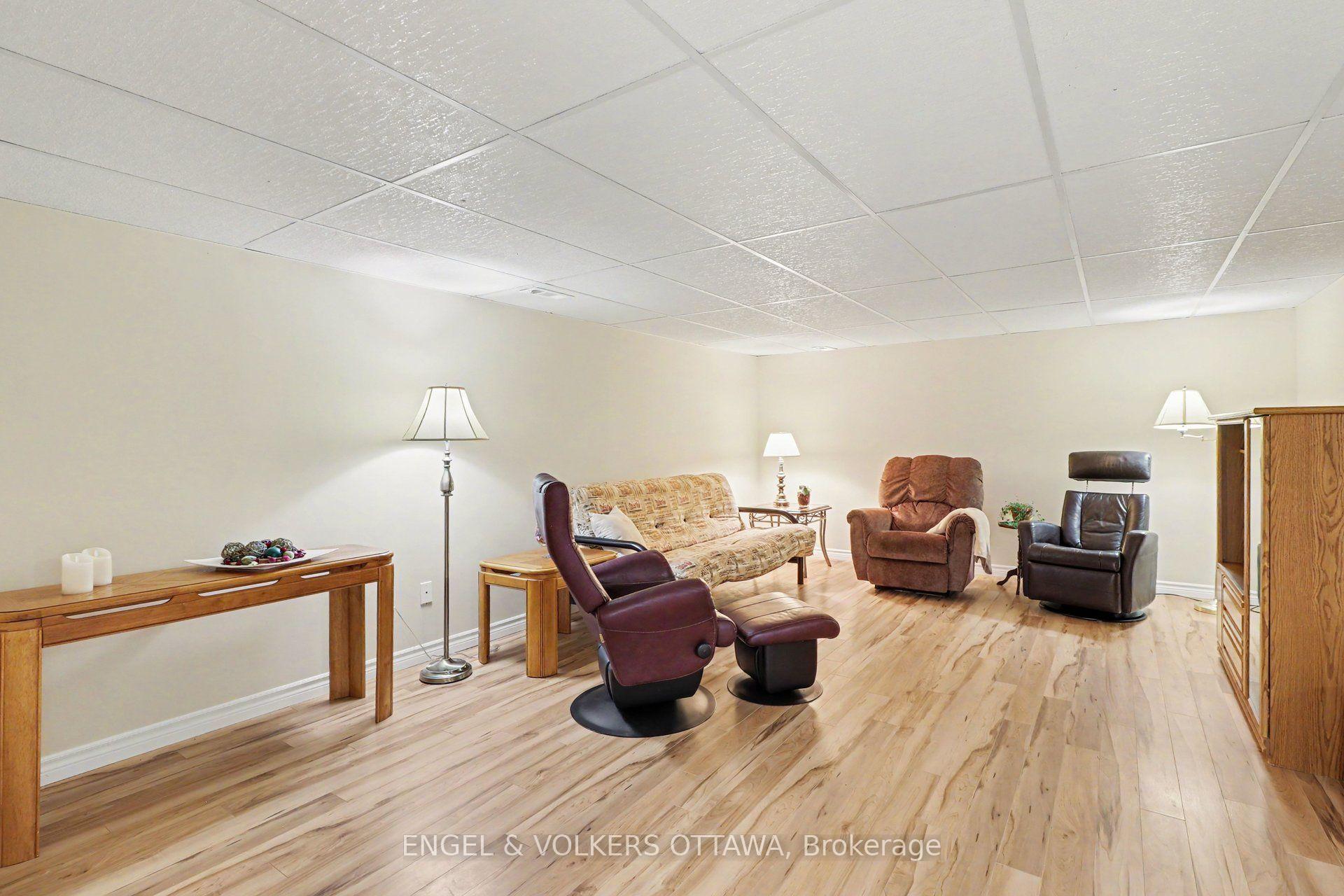 Photo 20 of 1331 Alloway Crescent, Ottawa, Carson Meadows — HOMEH