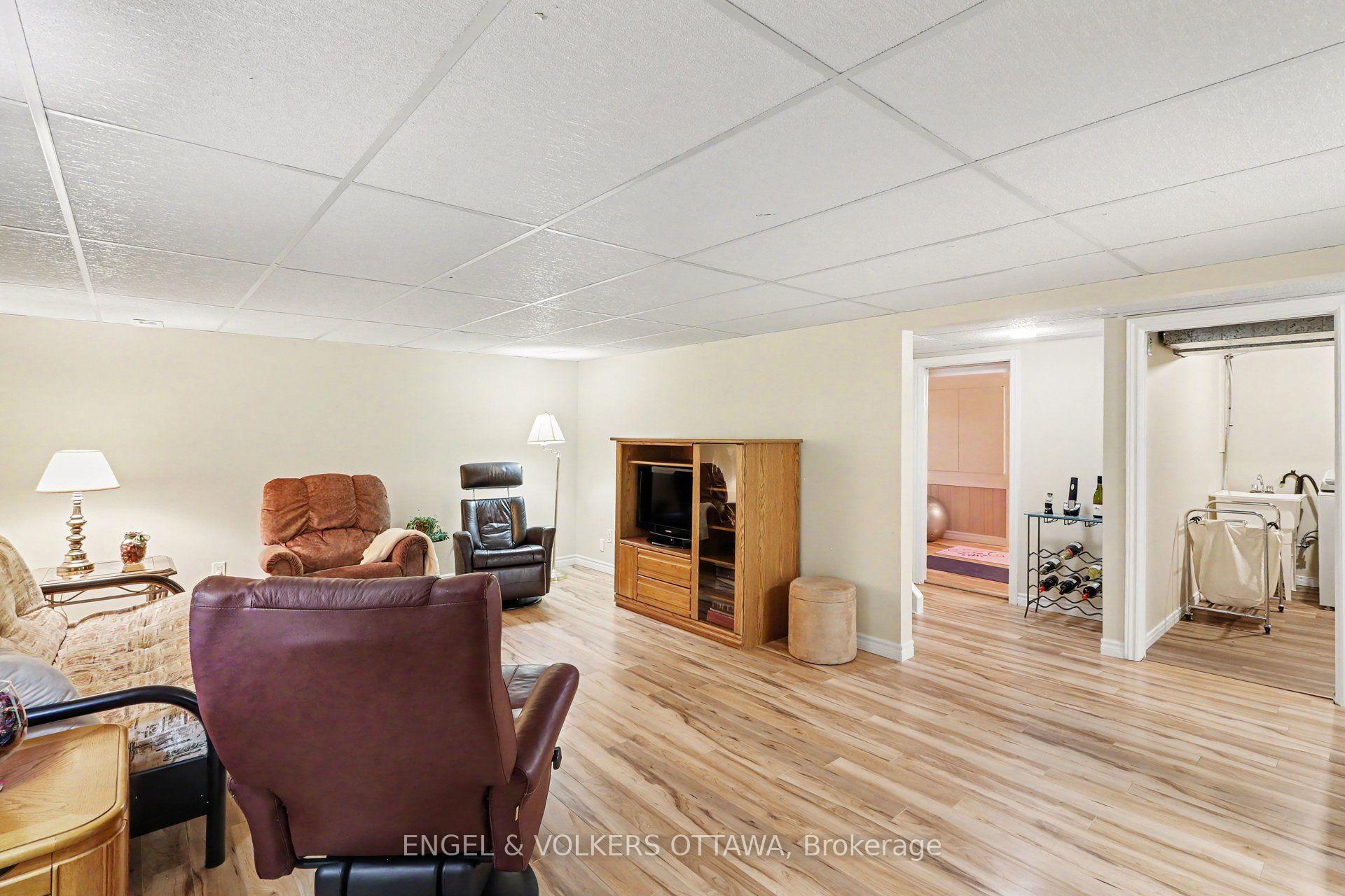 Photo 21 of 1331 Alloway Crescent, Ottawa, Carson Meadows — HOMEH