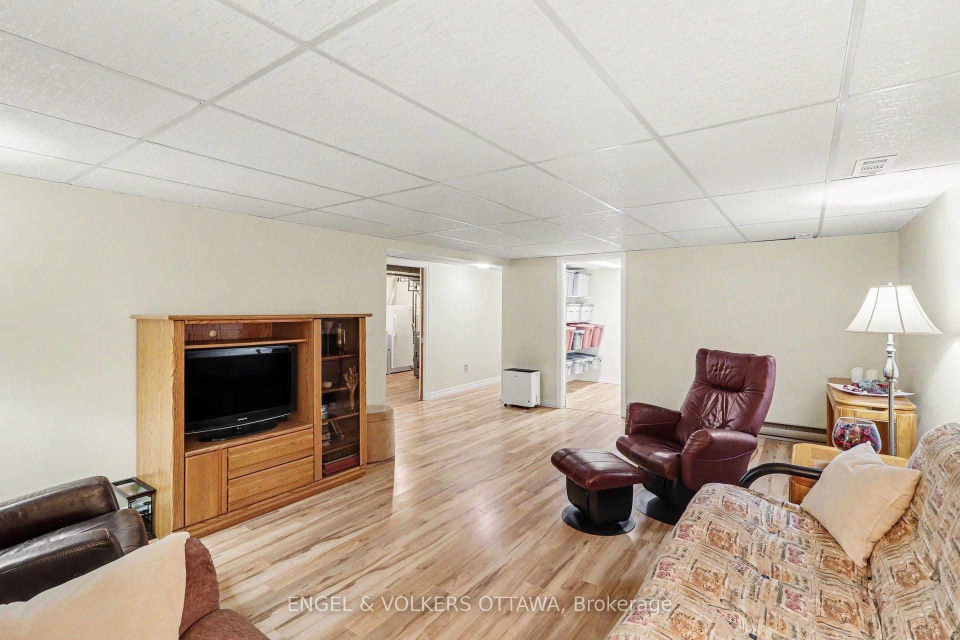 Photo 22 of 1331 Alloway Crescent, Ottawa, Carson Meadows — HOMEH