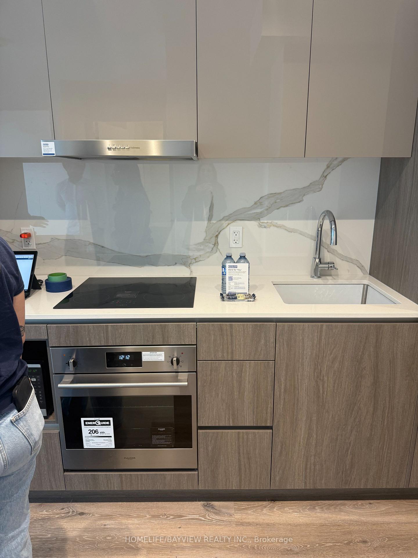 Photo 2 of Unit 1016, 28 interchange Way, Vaughan, Vaughan Corporate Centre — HOMEH