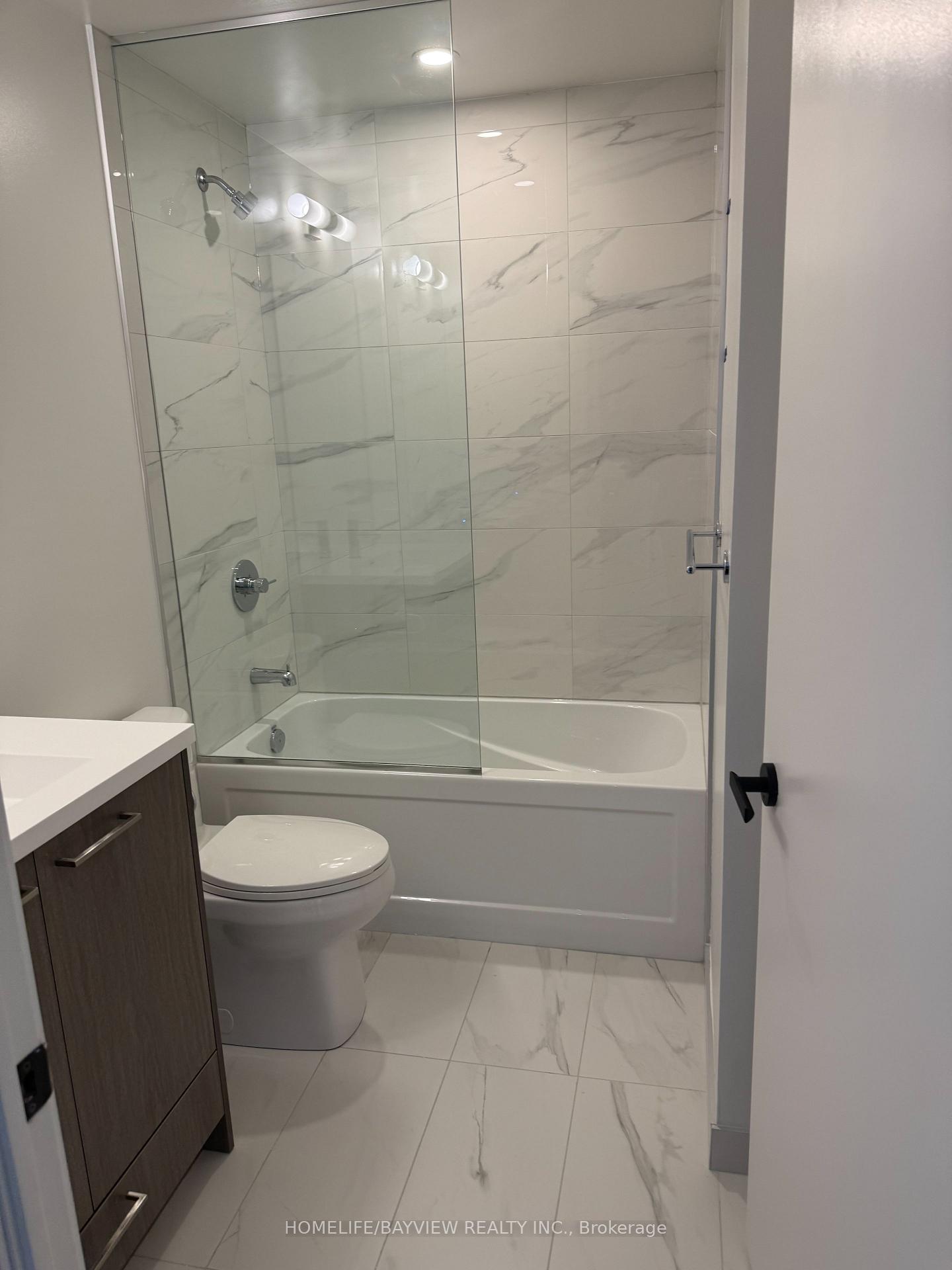 Photo 5 of Unit 1016, 28 interchange Way, Vaughan, Vaughan Corporate Centre — HOMEH
