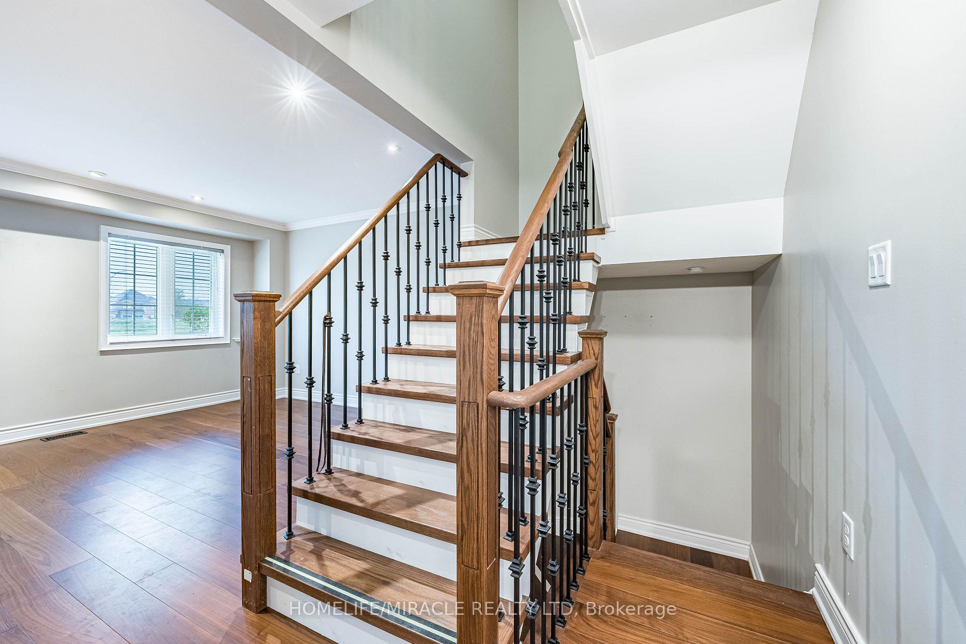 Photo 23 of 419 Rossland Road E, Ajax, Central East — HOMEH