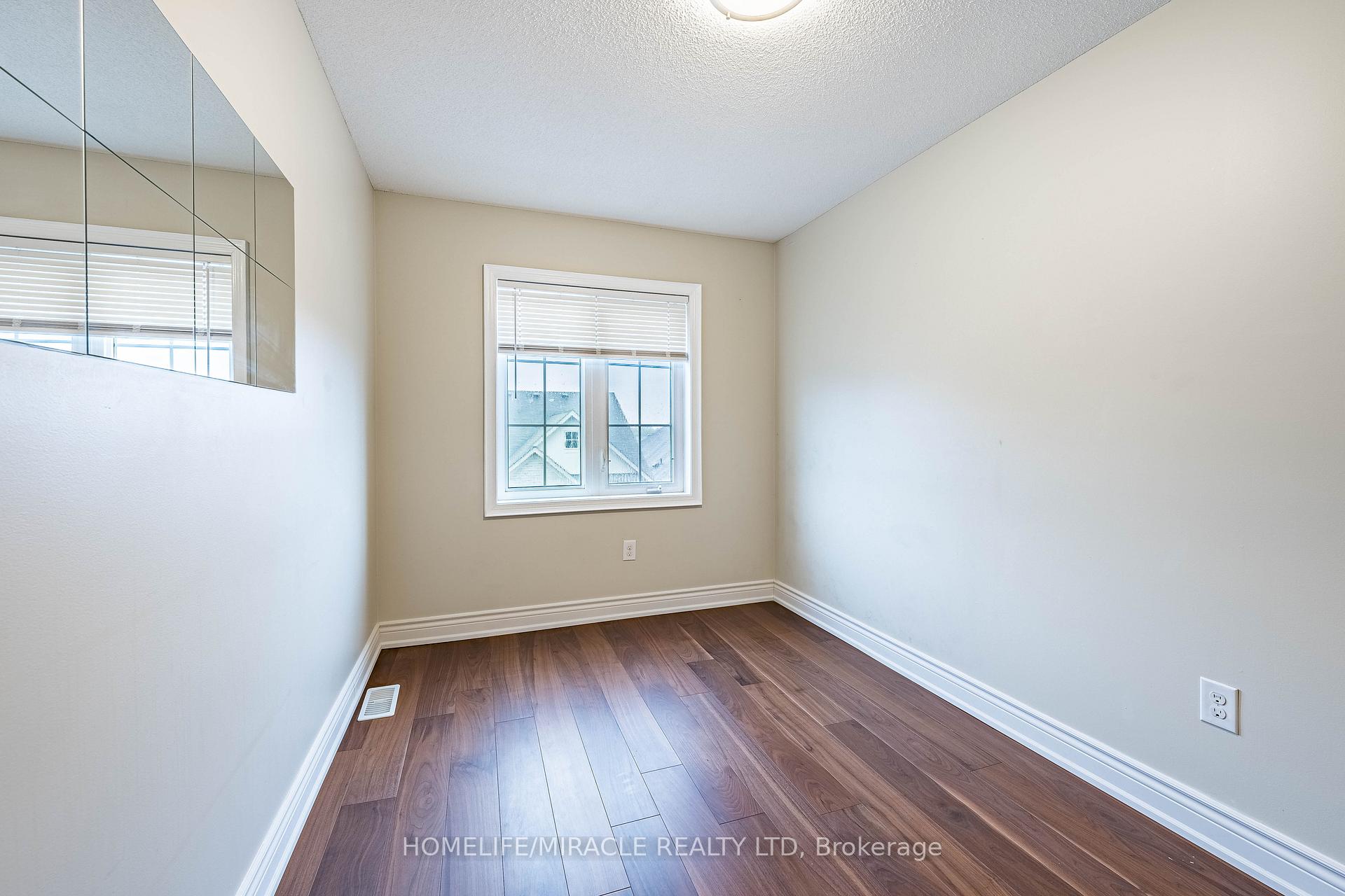 Photo 33 of 419 Rossland Road E, Ajax, Central East — HOMEH