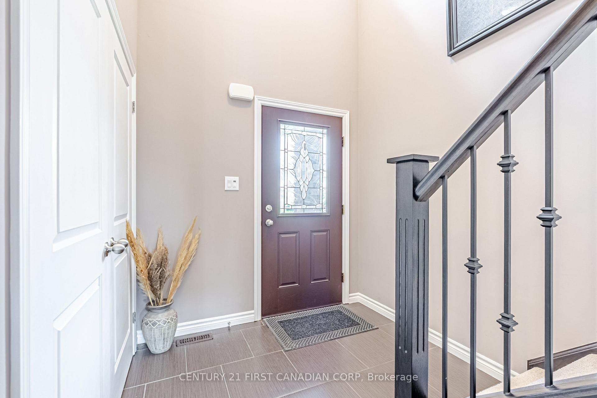 Photo 2 of 3288 Casson Way, London, South W — HOMEH