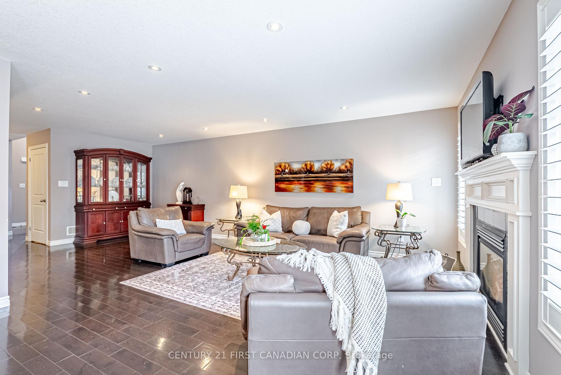 Photo 10 of 3288 Casson Way, London, South W — HOMEH