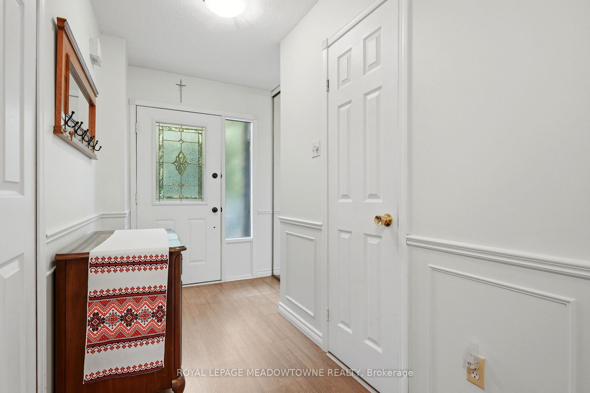 Photo 6 of 69 Lynden Circle, Halton Hills, Georgetown — HOMEH