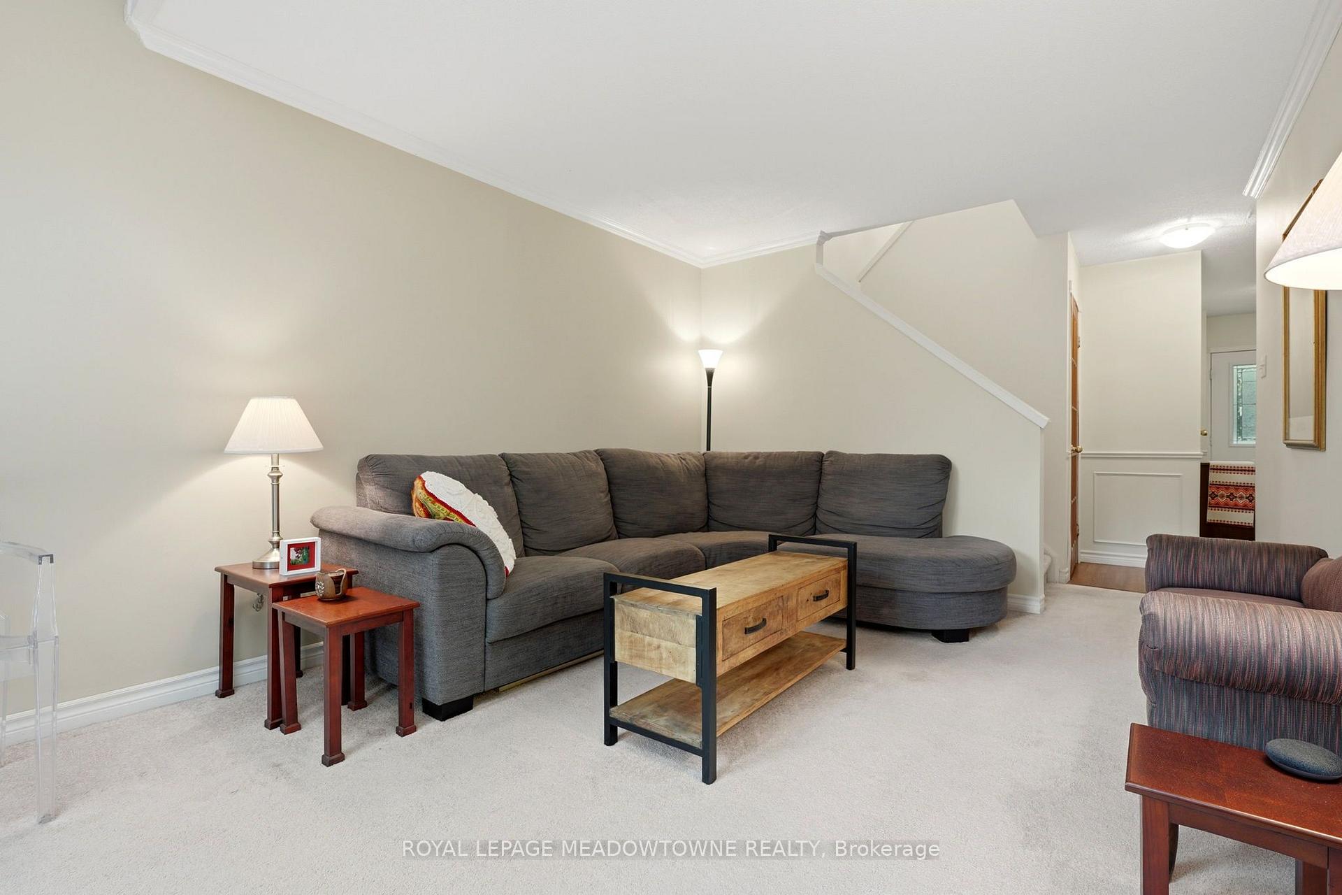 Photo 10 of 69 Lynden Circle, Halton Hills, Georgetown — HOMEH