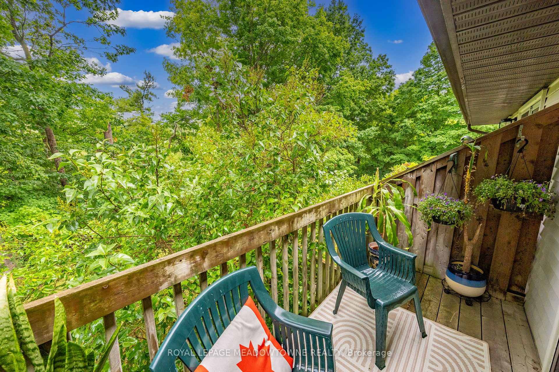 Photo 16 of 69 Lynden Circle, Halton Hills, Georgetown — HOMEH