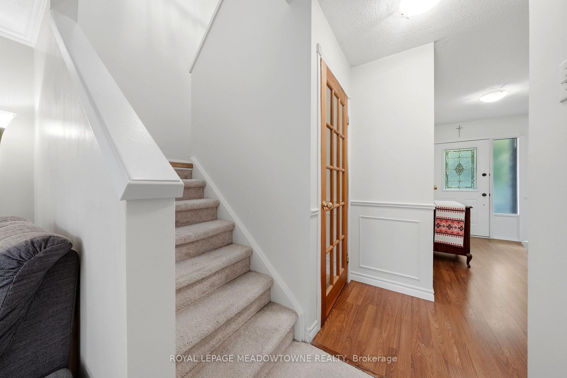 Photo 24 of 69 Lynden Circle, Halton Hills, Georgetown — HOMEH