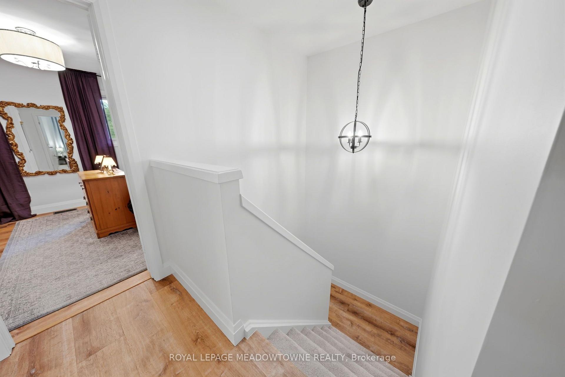 Photo 25 of 69 Lynden Circle, Halton Hills, Georgetown — HOMEH