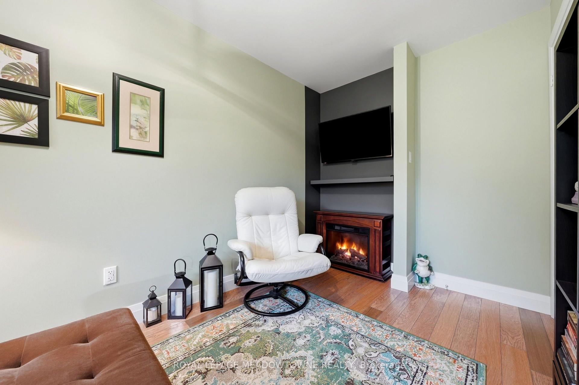 Photo 37 of 69 Lynden Circle, Halton Hills, Georgetown — HOMEH